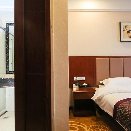 Xin Jue Jiayi Hotel Airport And International Resort Shanghai Exteriör bild