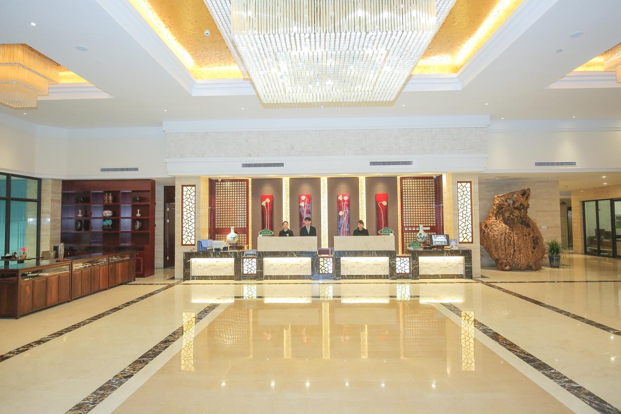 Xin Jue Jiayi Hotel Airport And International Resort Shanghai Exteriör bild